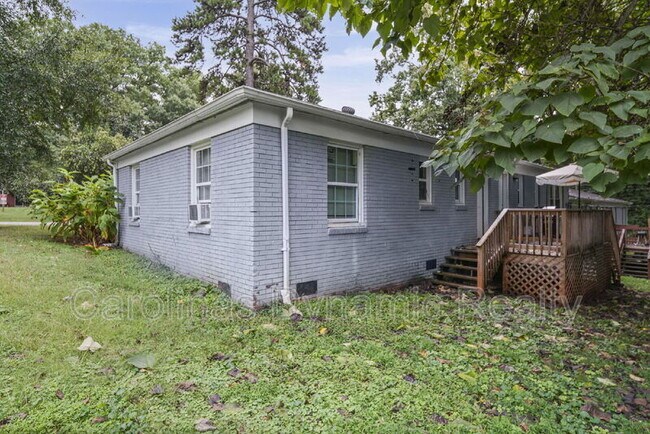 Building Photo - 2621 Druid Hls Wy