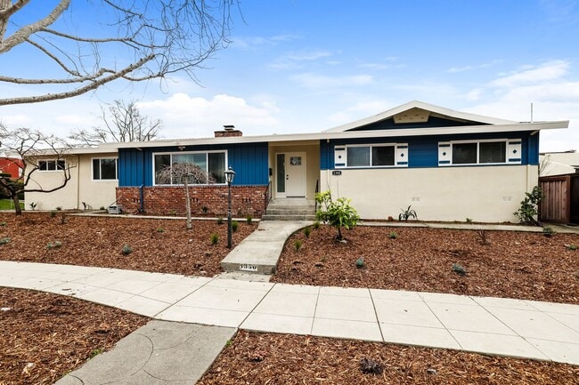 Building Photo - 3 Bedroom Home Available In Albany!