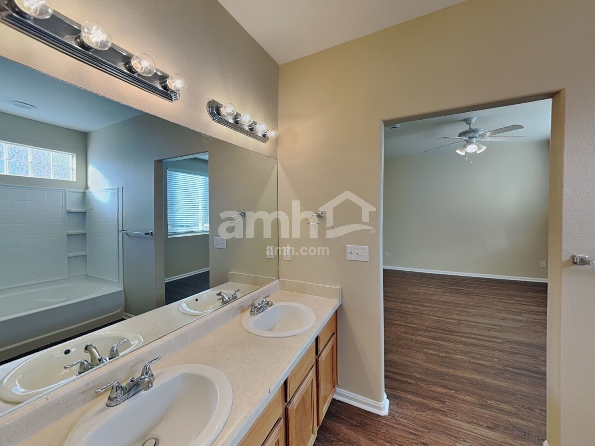 Building Photo - 15142 E 119th Ave