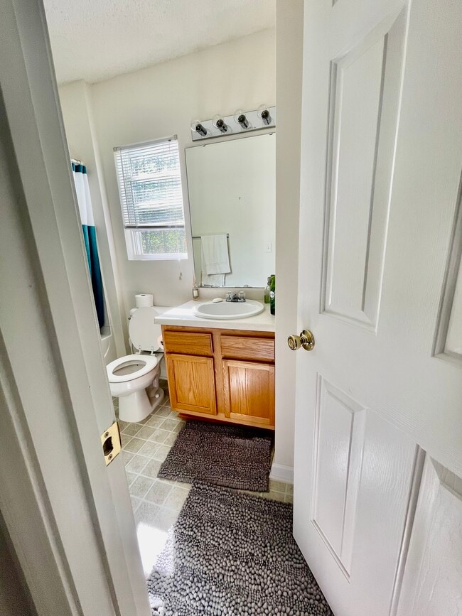 Building Photo - 173 Bellfare Dr