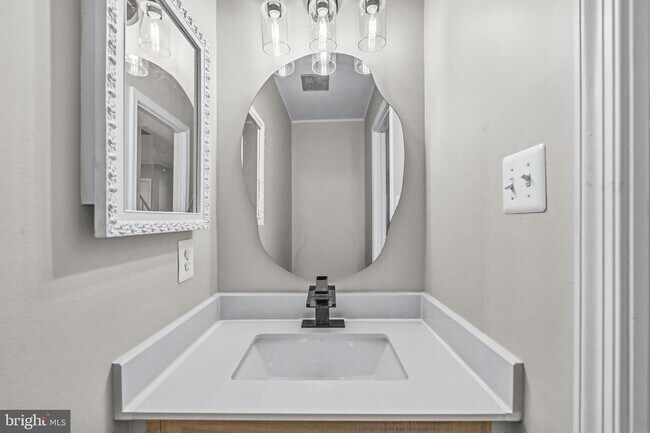 Building Photo - 5907 Wood Sorrels Ct