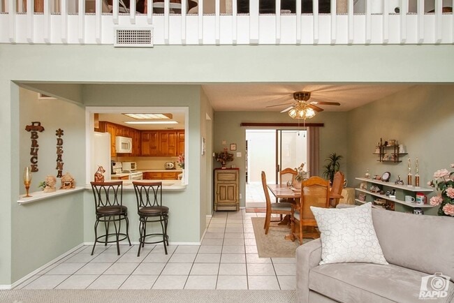 Building Photo - COMING SOON! Charming 1 Bed/1 Bath Duplex!!!