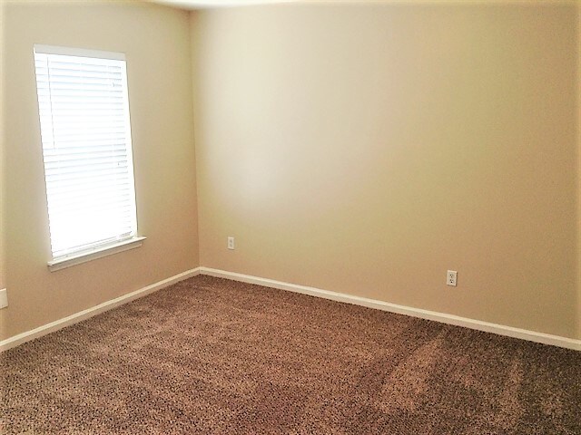 Building Photo - 14523 Lyon Hill Ln