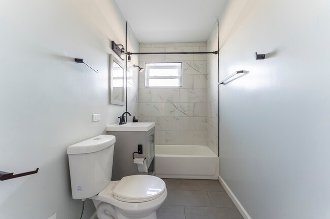 Building Photo - 845 Lyman Ave