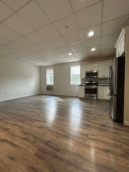 Building Photo - 61 Kansas St