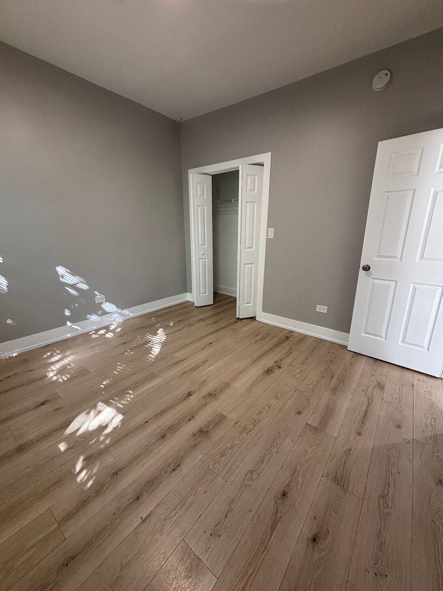 Building Photo - 3850 W Hirsch St