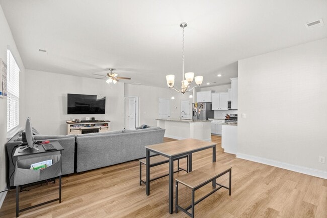 Building Photo - 4536 Lady Slipper Dr