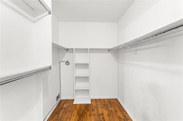 Building Photo - 2421 Maple Leaf Dr