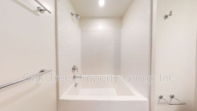 Building Photo - 532 Union St