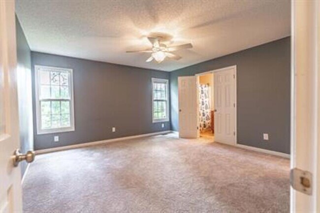 Building Photo - 428 Green Links Dr