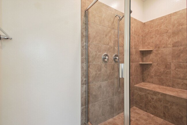 Building Photo - 4 Bedroom single family home in Phoenix