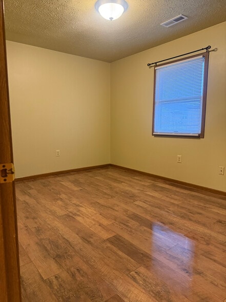 Building Photo - 5169 Princeton Glendale Rd