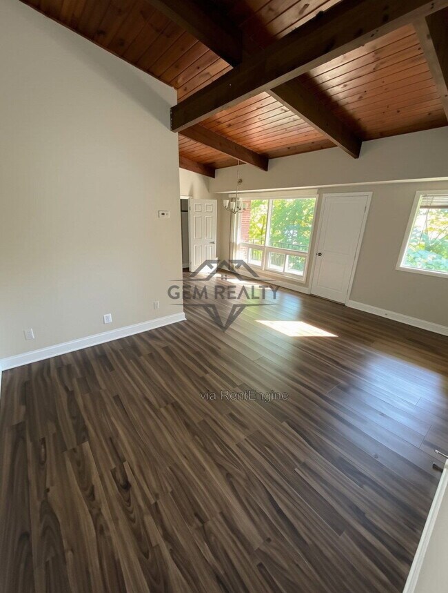 Building Photo - 13443 Millwood Dr