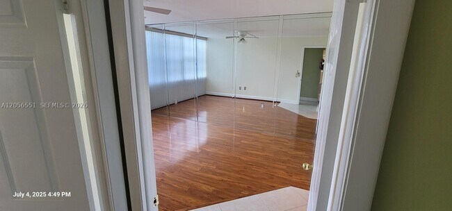 Building Photo - 1300 St Charles Pl