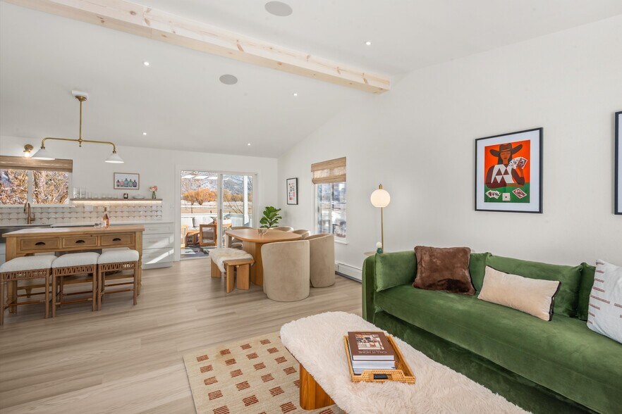 Building Photo - 180 Deer Run