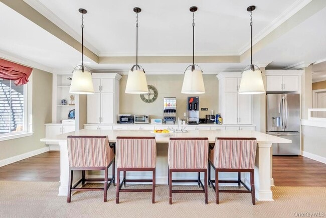 Building Photo - 3 Meadows Ln