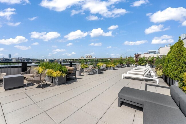 Building Photo - 255 BRUNSWICK Ave