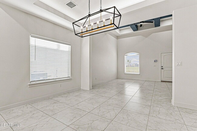 Building Photo - 7420 Norte Vly Ln