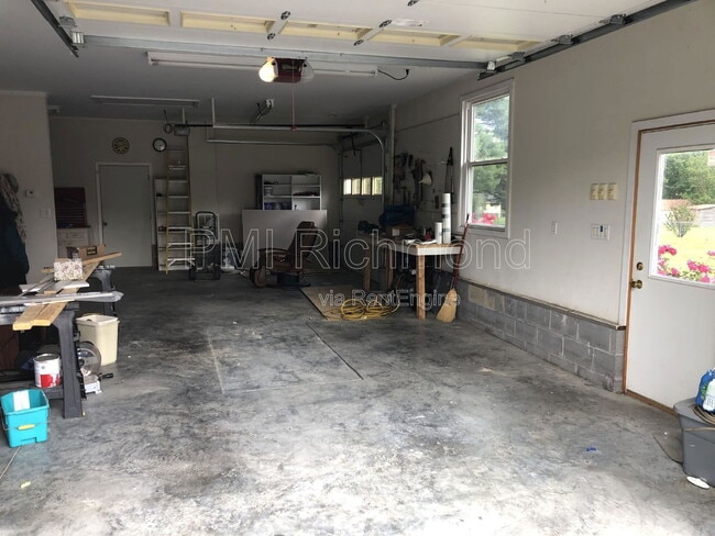 Building Photo - 11407 Creery Rd