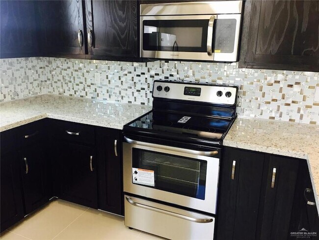 Building Photo - 1705 W Garrison Dr