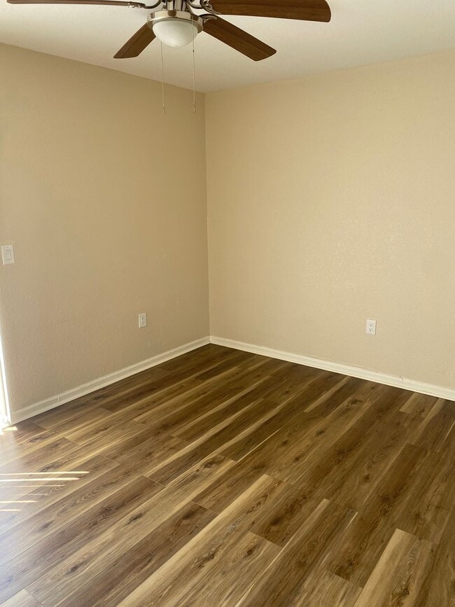 Building Photo - Locke Street Triplex Units