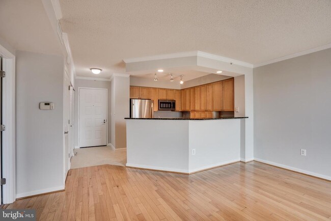 Building Photo - 3101 N Hampton Dr