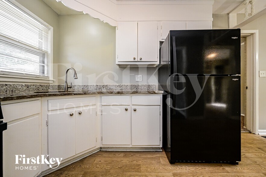 Building Photo - 5663 Dorsey Dr