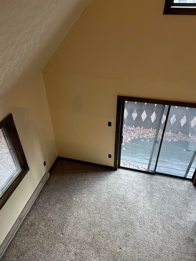 Building Photo - 213 Spotswood Ln