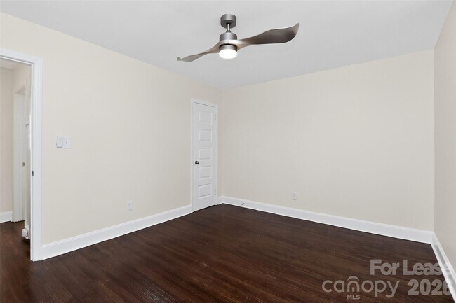 Building Photo - 3441 Commonwealth Ave