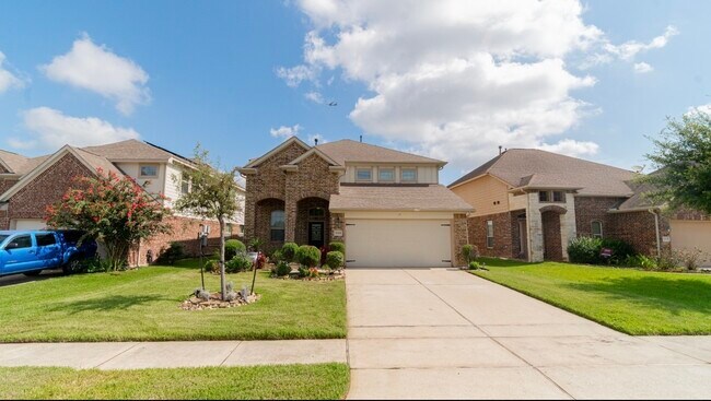 Building Photo - 13303 Davenport Hills Ln