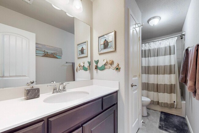 Building Photo - Lakeview Bliss: Your Dream Home Awaits! Community Pool and Park