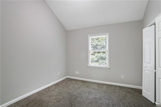 Building Photo - 130 Cedar Creek Ct