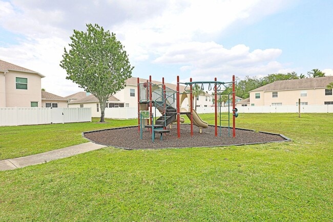 Building Photo - Forest Lake Townhomes 3629-102