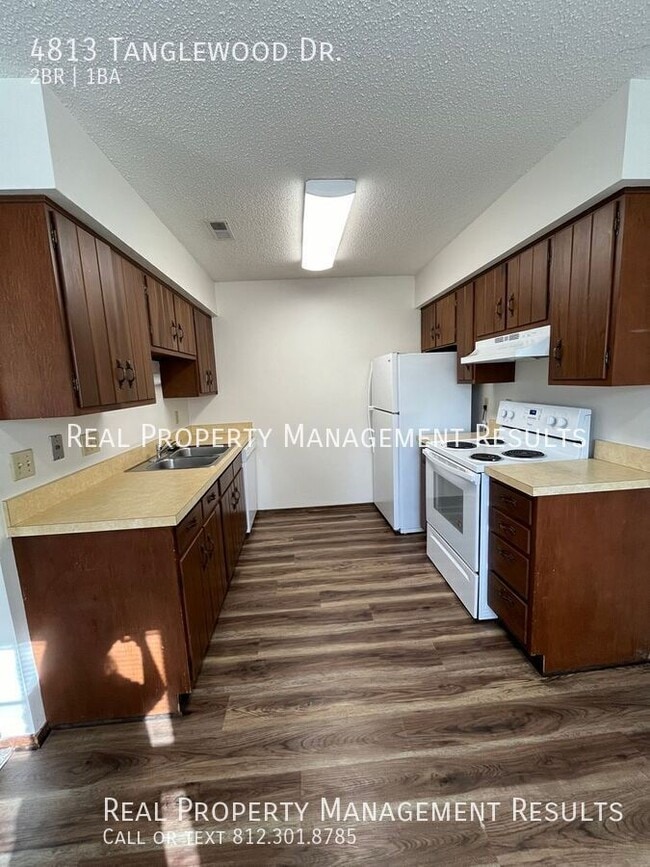 Building Photo - 4813 Tanglewood Dr