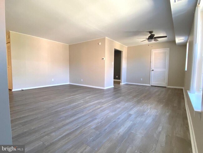 Building Photo - 4000 Gypsy Ln