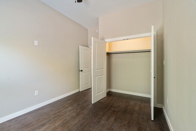 Building Photo - 3503 S Chatfield Rd