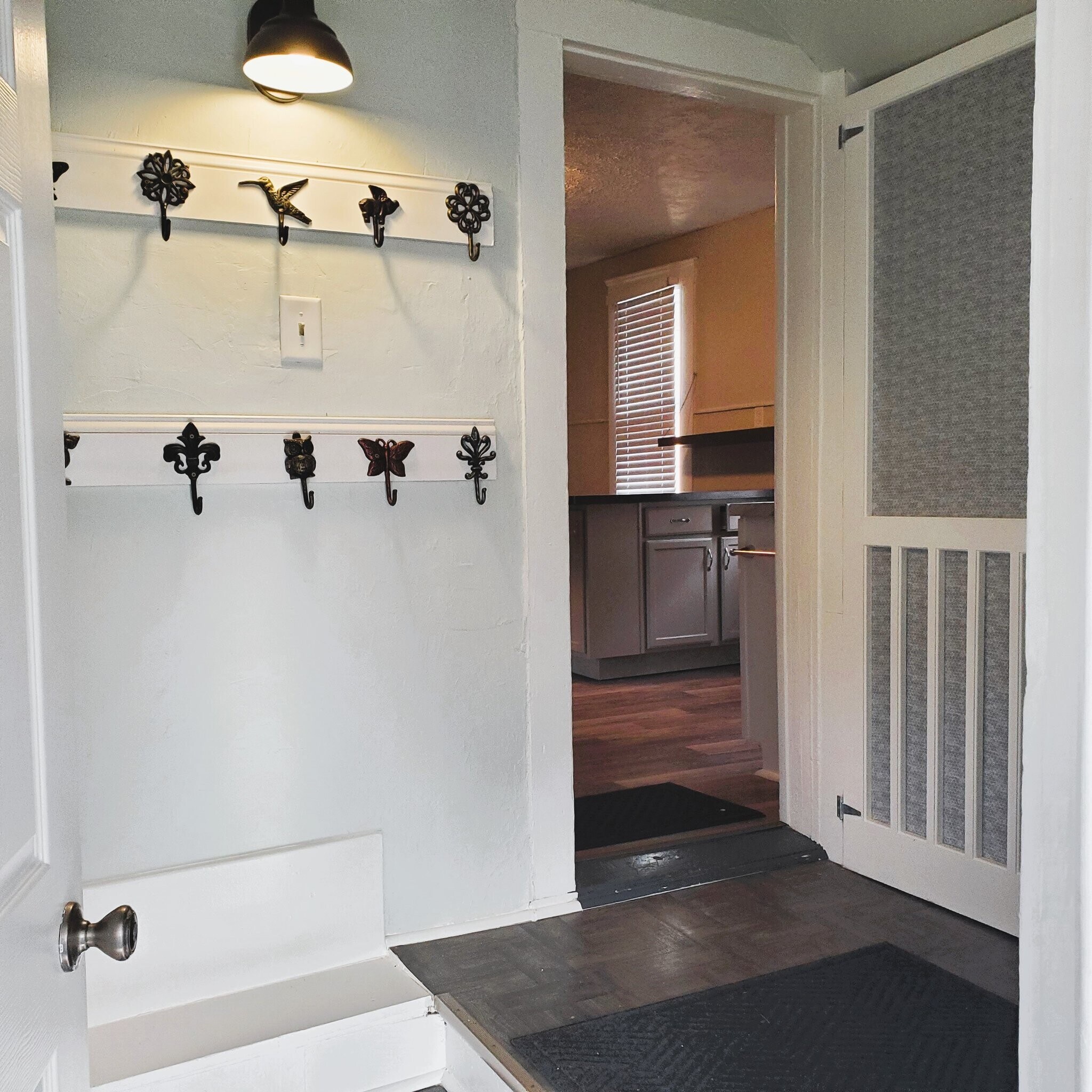 Building Photo - 3136 W 40th St