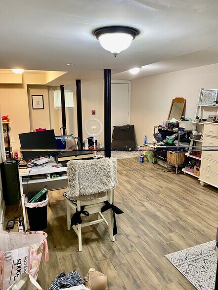 Building Photo - 171 Thorndike St