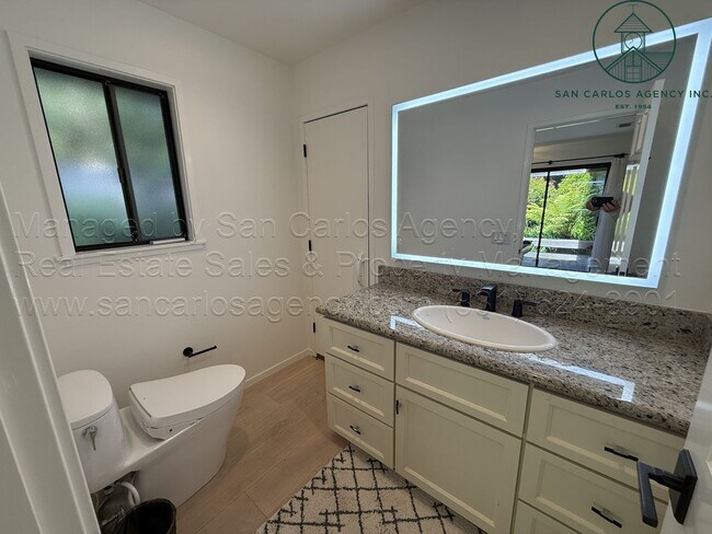 Building Photo - Newly Remodeled Spacious Three Bedroom Quail Lodge Home