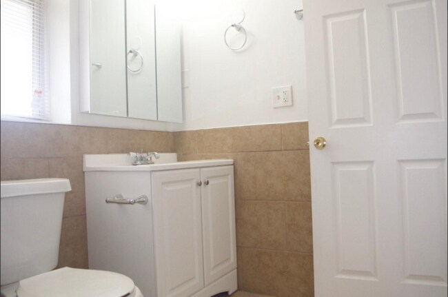 Building Photo - 3146 Keokuk St