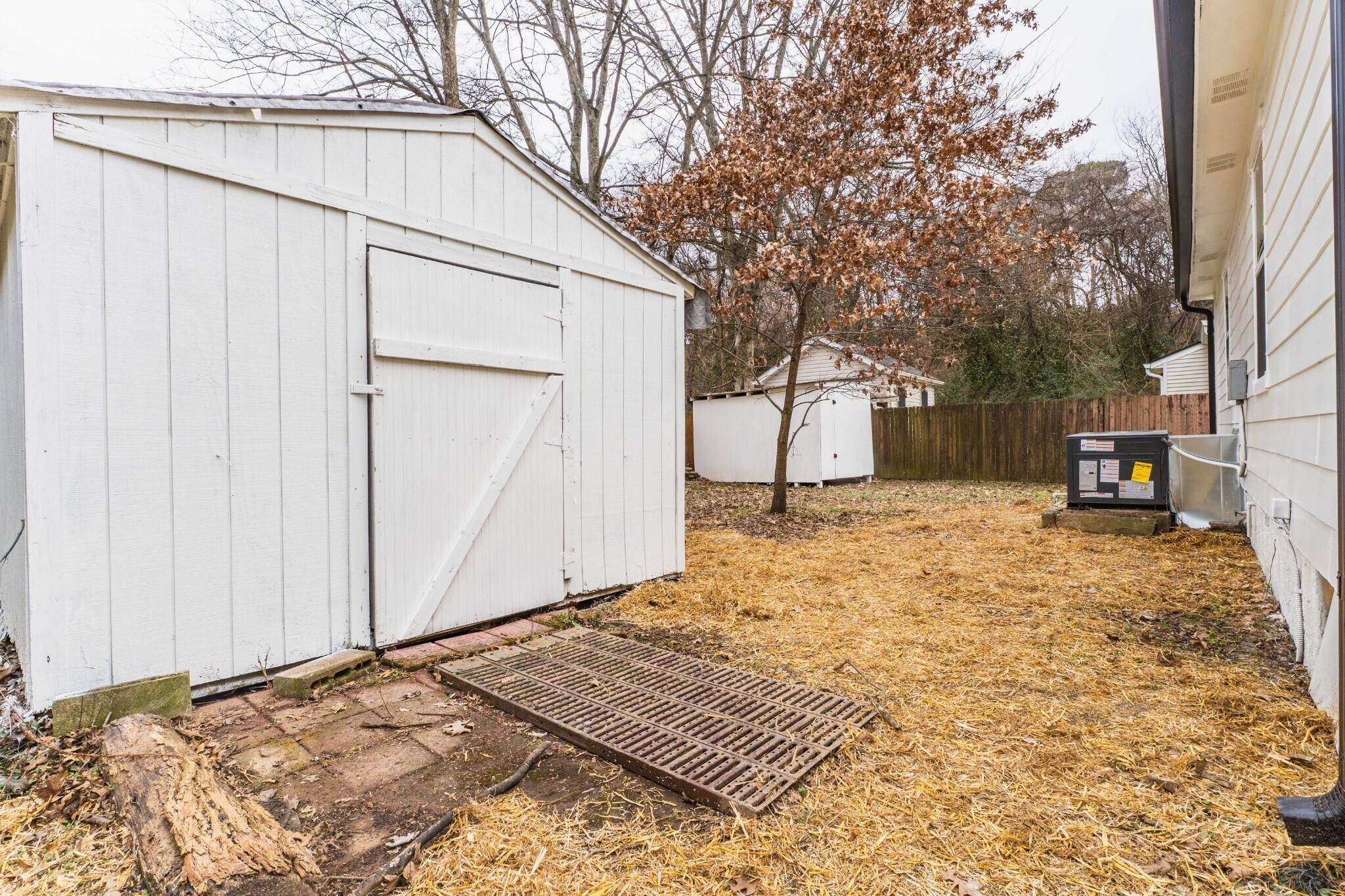 Building Photo - 1805 Meadow Cliff Dr