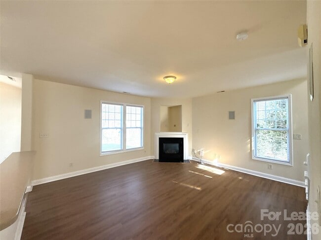 Building Photo - 10082 Paisley Dr