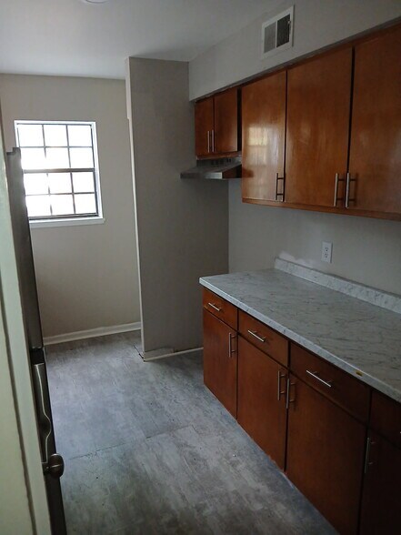 Building Photo - 203 Clarendon St