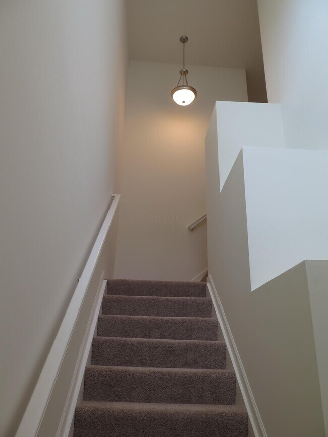 Building Photo - 541 Wintergreen Wy