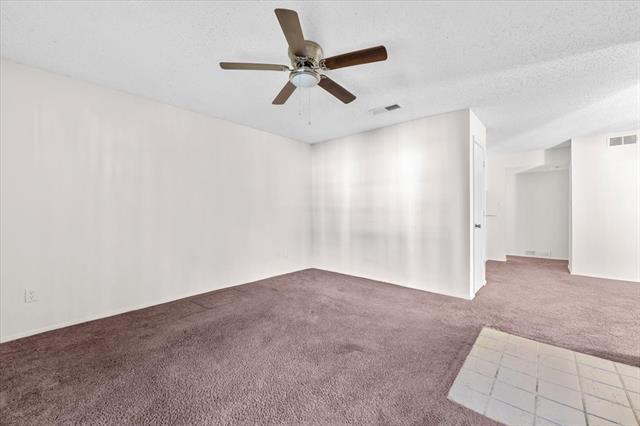 Building Photo - 9621 Walnut St