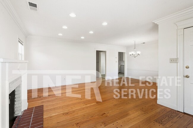 Building Photo - 2416 60th St