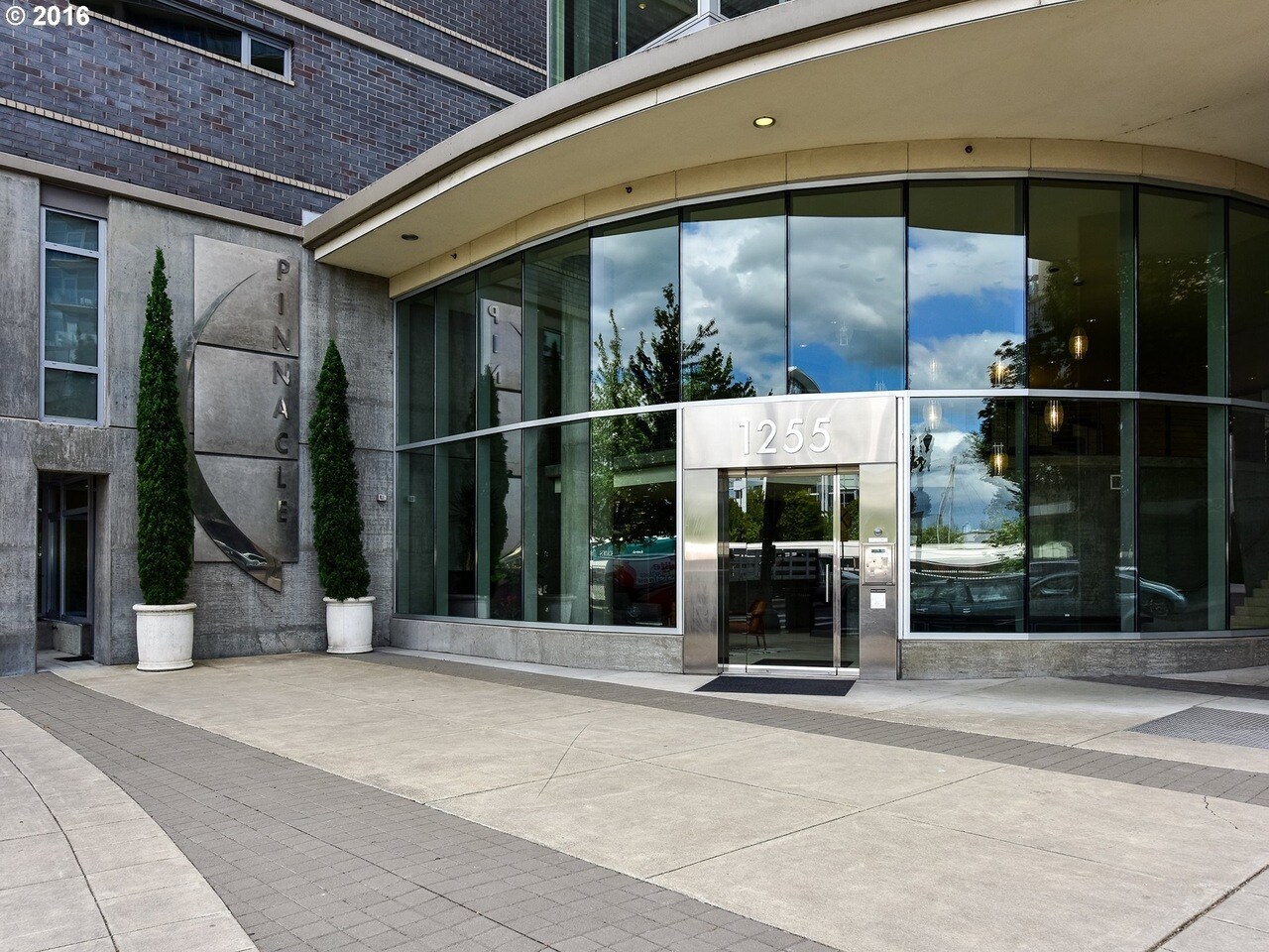 Main Entry - 1255 NW 9th Ave