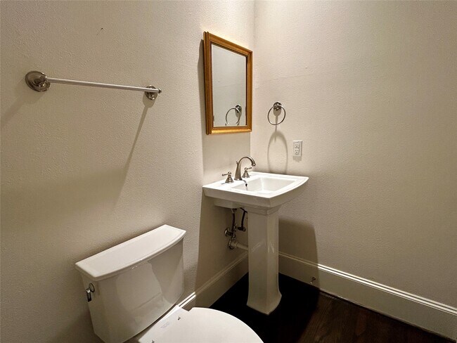 Building Photo - 4031 Bellefontaine St