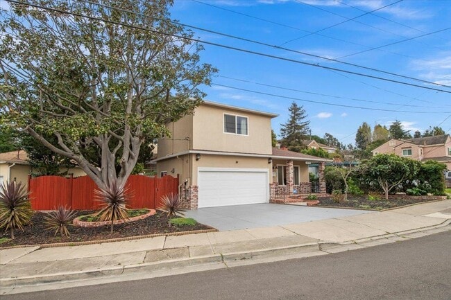 Building Photo - 18500 Crest Ave