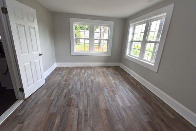 Building Photo - 4136 Sunset Ave